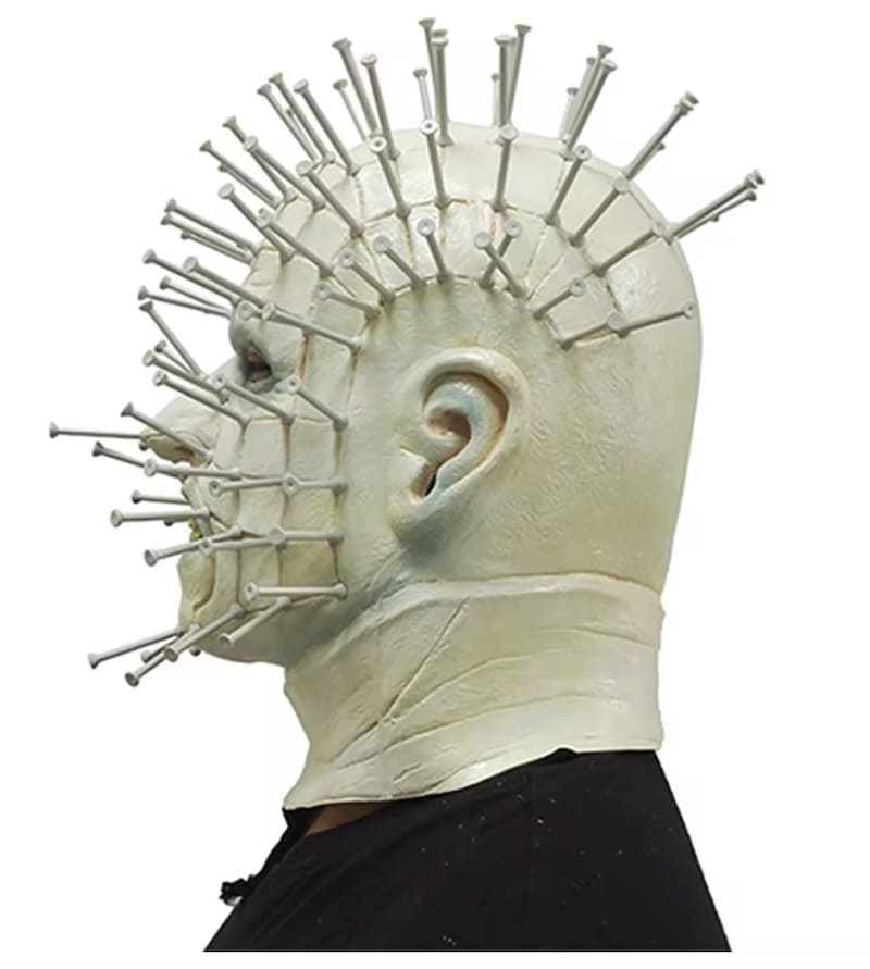 מסכת ראש סיכה hellraiser עם ראש מסמרים על הפנים